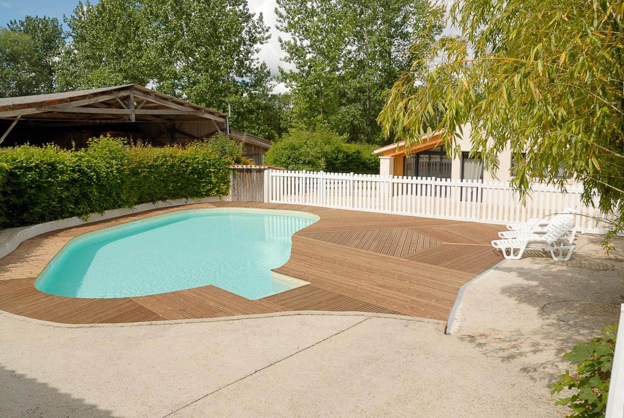 Hotel La Ferme Du Marais Poitevin - Roulotte Benet Esterno foto